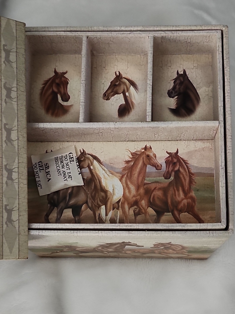 Jewelry Box- Decorative "Wild Horses"  - Beige - Picture 2 of 6
